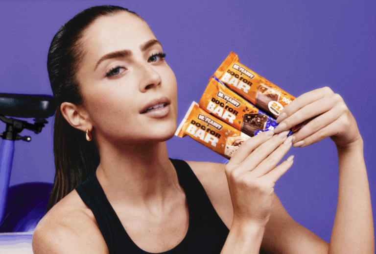 Dr. Peanut lança Doctor Bar em campanha com Jade Picon