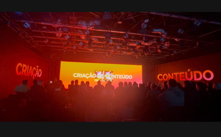 RedeTV! apresenta novo estúdio com painel de LED