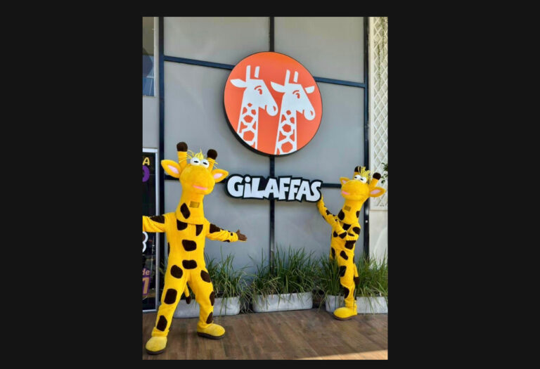 Giraffas vira “Gilaffas” em ação com Mônica Toy