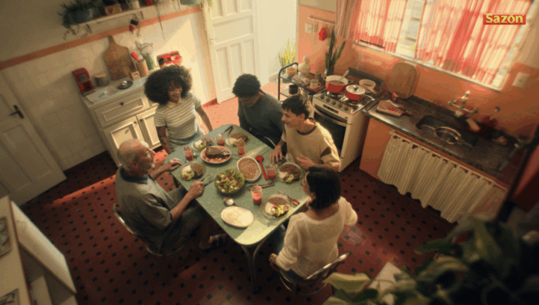 SAZÓN anuncia campanha com Juliette