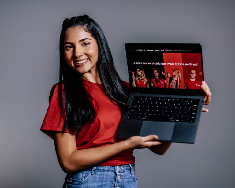 Pesquisa mostra como universitários usam redes sociais