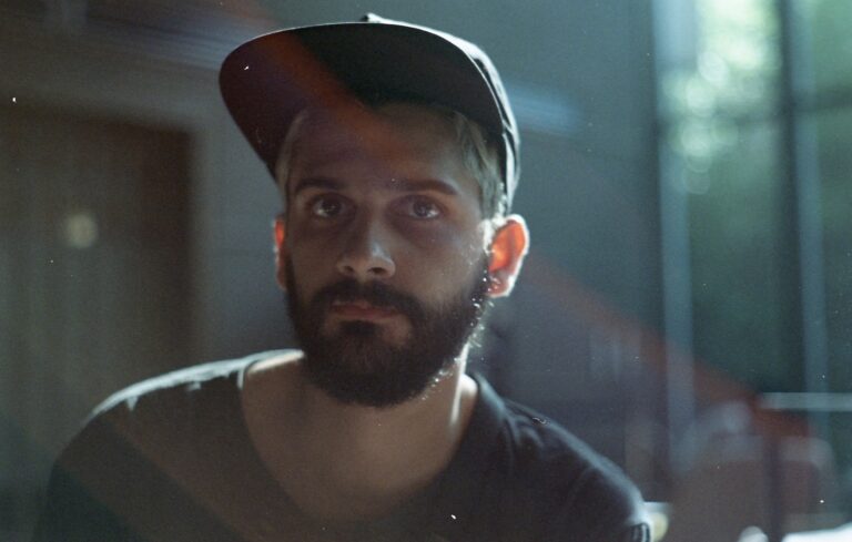 Christiano Vellutini é promovido na AKQA Casa