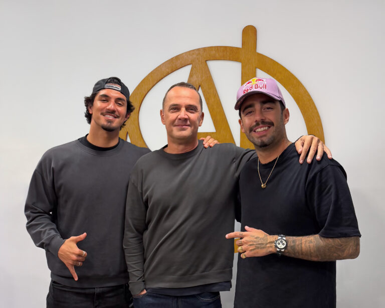 Pedro Scooby e Gabriel Medina são novos sócios do Grupo Sal