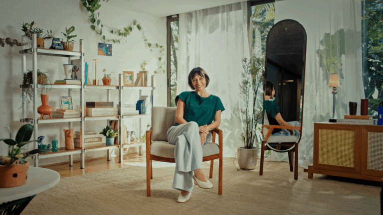 Amo assina campanha de 50 anos da Escola Móbile