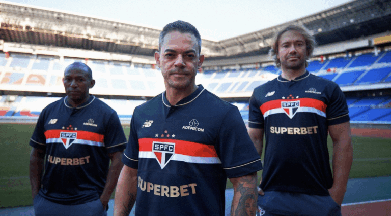 New Balance lança terceira camisa da coleção 2025