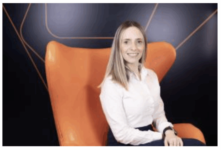 Zoetis anuncia chegada de Verônica Lopes Schvartzaid