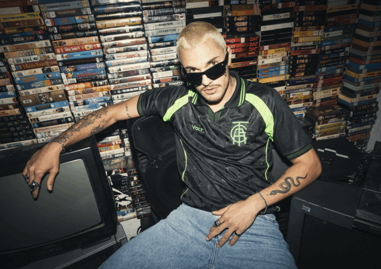 América-MG apresenta nova camisa