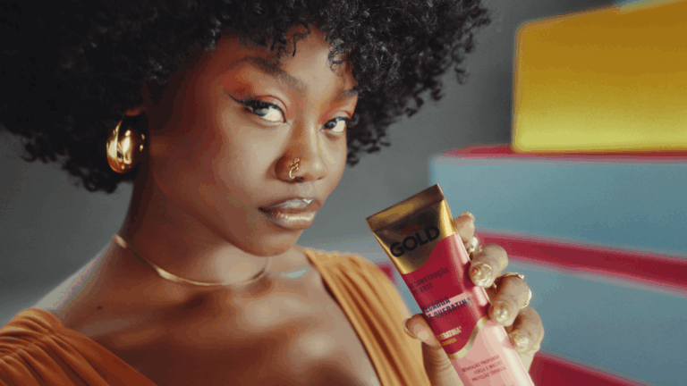 Niely Gold reforça raízes em campanha “chocada”
