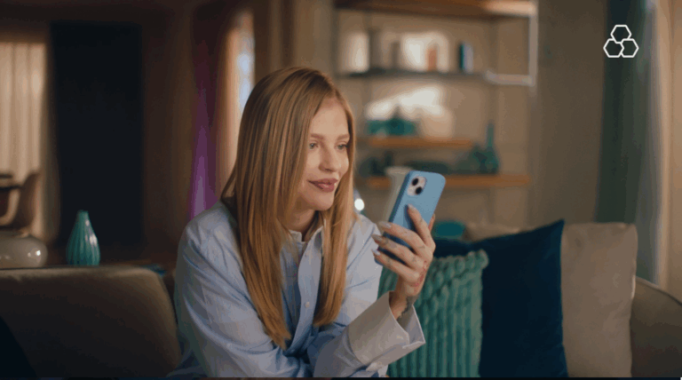 Nova campanha Banrisul com Luísa Sonza.