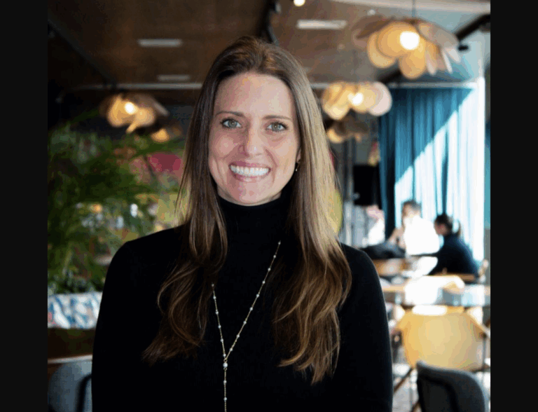 Thaís Azevedo assume como CMO do Unico Skill