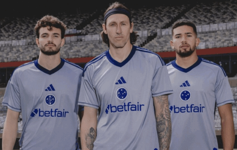 adidas e Cruzeiro lançam camisa homenageando goleiros