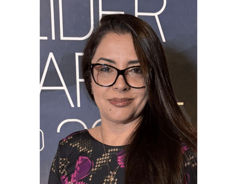 Farmácia Indiana recruta Jaqueline Ventur