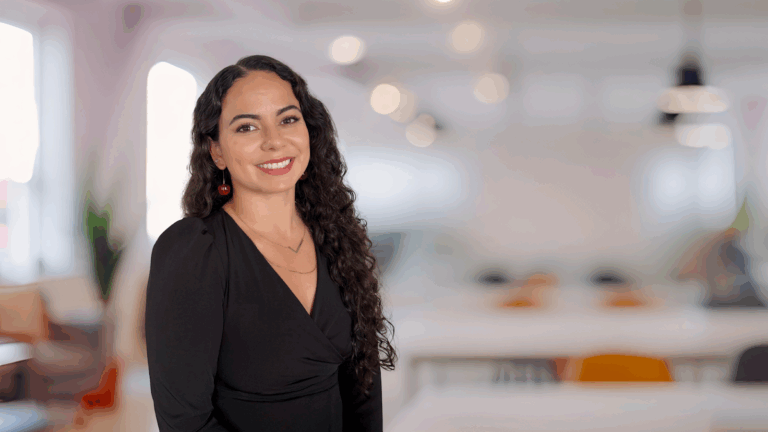 AKM anuncia chegada de Lara Nascimento