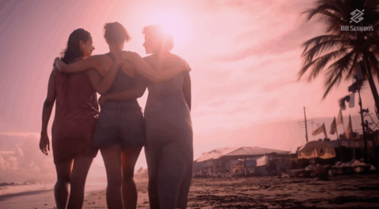 BB Seguros transforma sol em cor rosa