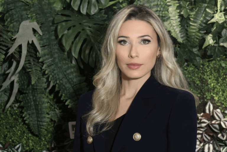 Mekal anuncia chegada de Renata Magnino