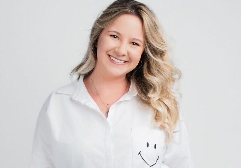 Live the Agency promove Stefanye Alves