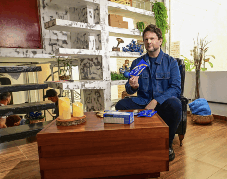 Selton Mello é a estrela da campanha da Lacta