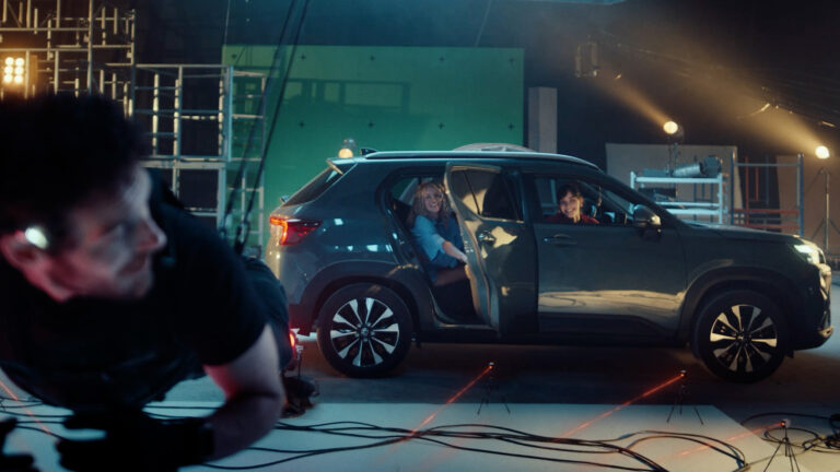 Honda lança WR-V ao som dos Ramones