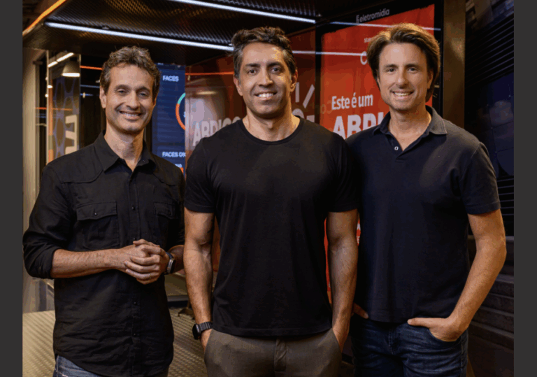 Eletromidia adquire a Context Creative Tech