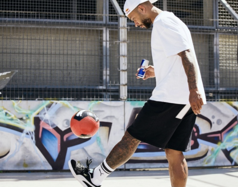 Red Bull lança lata exclusiva de Memphis Depay