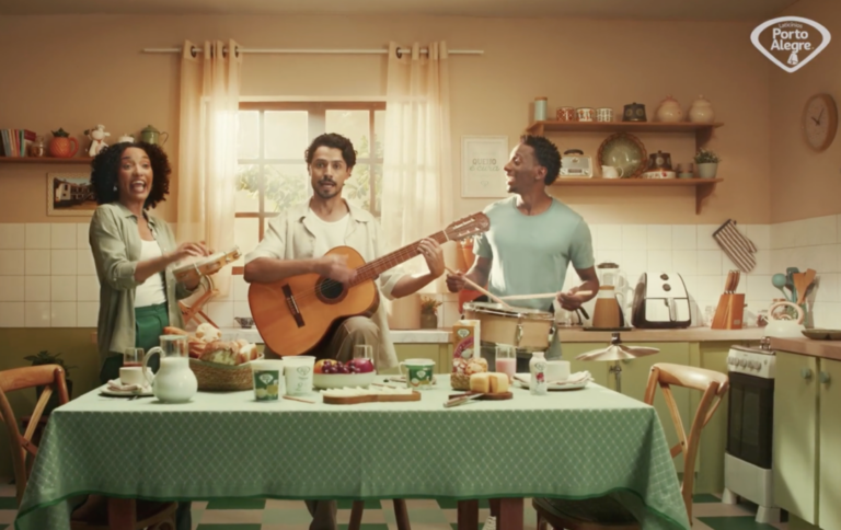 Laticínios Porto Alegre propõe ano novo com alegria