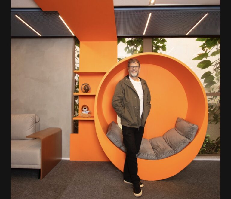 Binder comemora 25 anos com novas contas