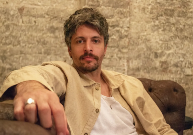 Clemente retorna à Barry Company