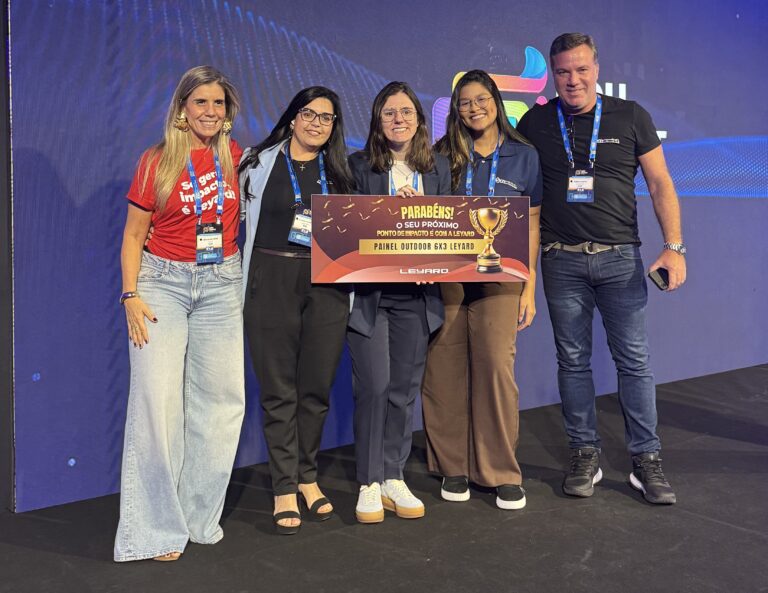 Leyard Planar realiza ação inédita no OOH Summit Brasil
