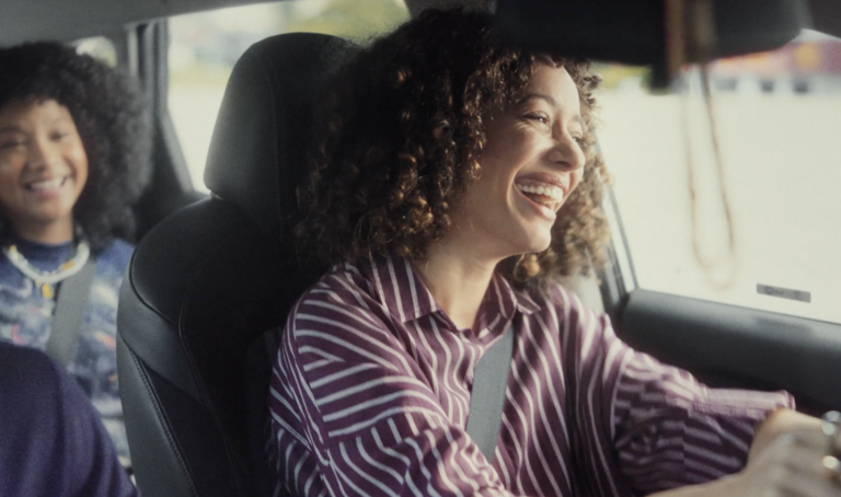 Motiva estreia campanha com coreografia de Thiago Soares