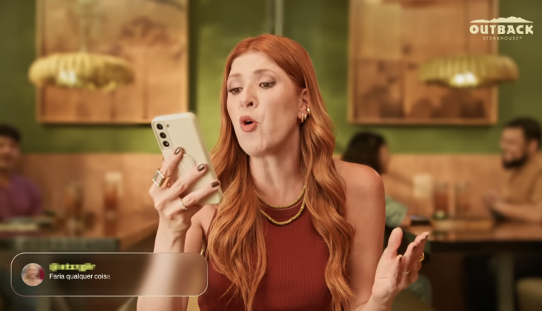 Outback traz clássicos em campanha com Dani Calabresa