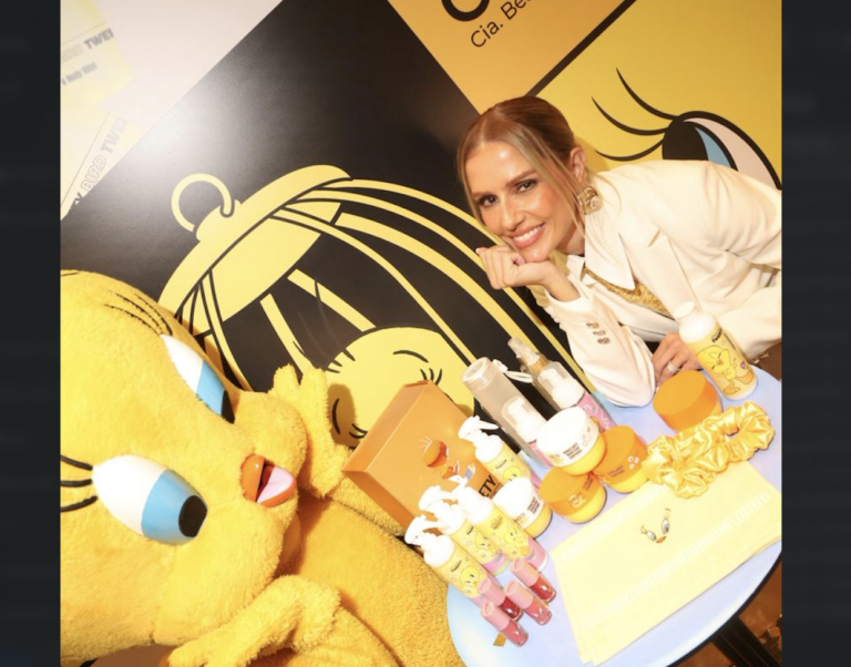 Deborah Secco lança coleção inspirada no Piu-Piu