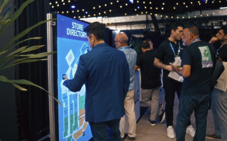LG demonstra sua tecnologia OOH Summit 2026