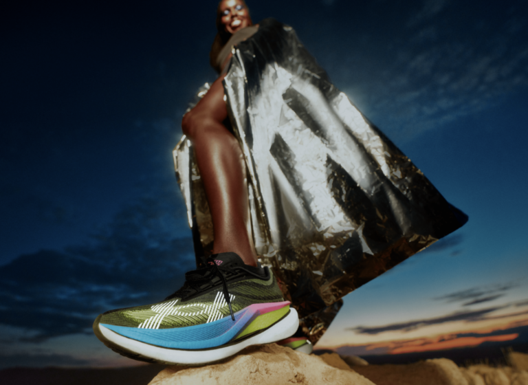 Tênis da campeã da Maratona de Boston chega ao Brasil