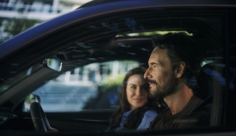 Rodrigo Santoro estreia parceria com a Renault