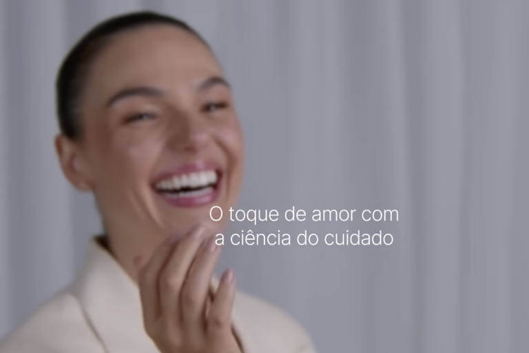 ADCOS lança campanha Dia das Mães com Isis Valverde