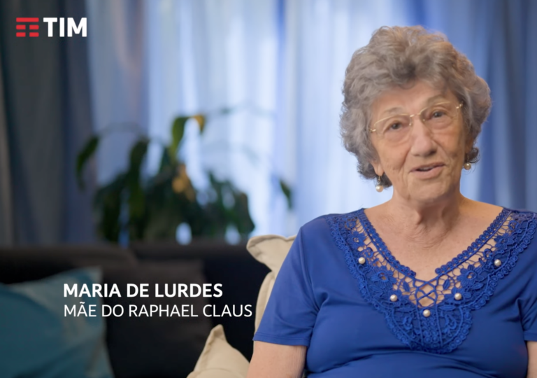 TIM escala mãe de juiz para campanha de Dia das Mães