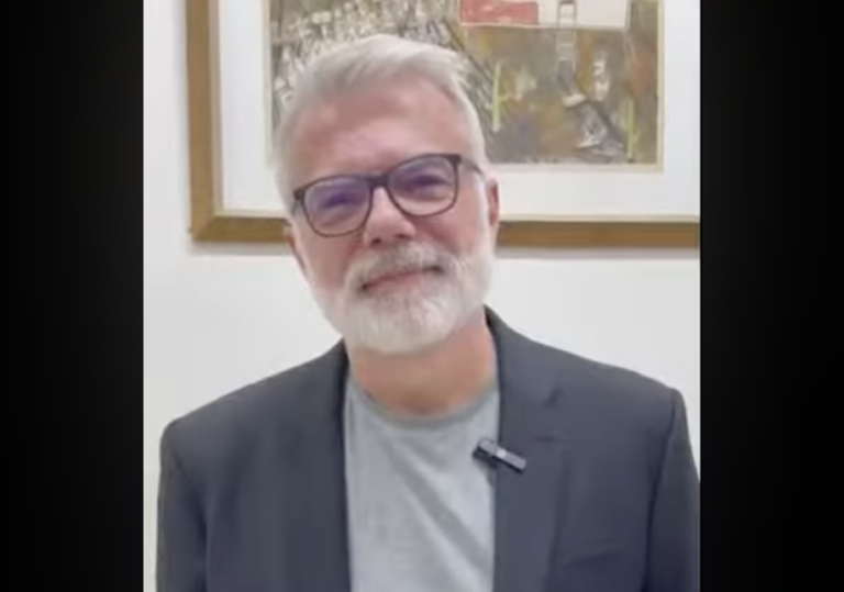 O primeiro livro de um criativo domador de Leões