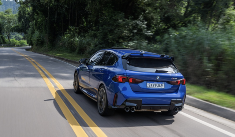 BMW M135 xDrive chega com extensa lista de Acessórios