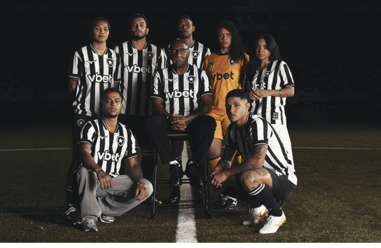 Mizuno apresenta novas camisas do Botafogo