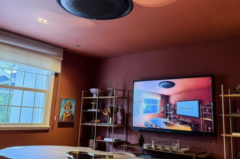  LG Electronics apresenta novo Black Round Cassete