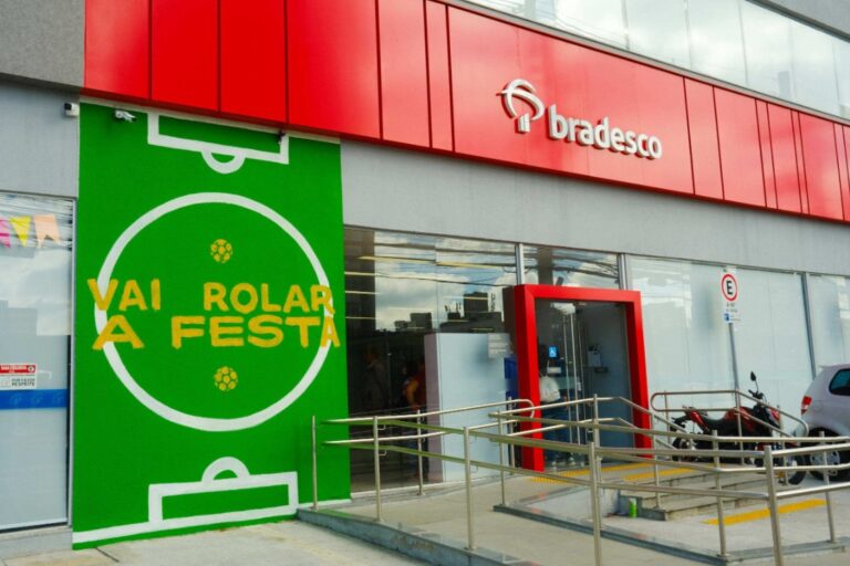 Bradesco entra no clima da Copa com ativações