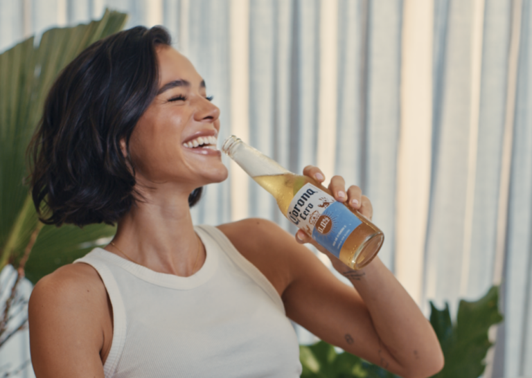 Bruna Marquezine entra em brincadeira da Corona Cero